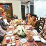 Jokowi dan Presiden UEA Santap Makanan Tradisional di Bandara, Ada Kue Lapis hingga Sosis 