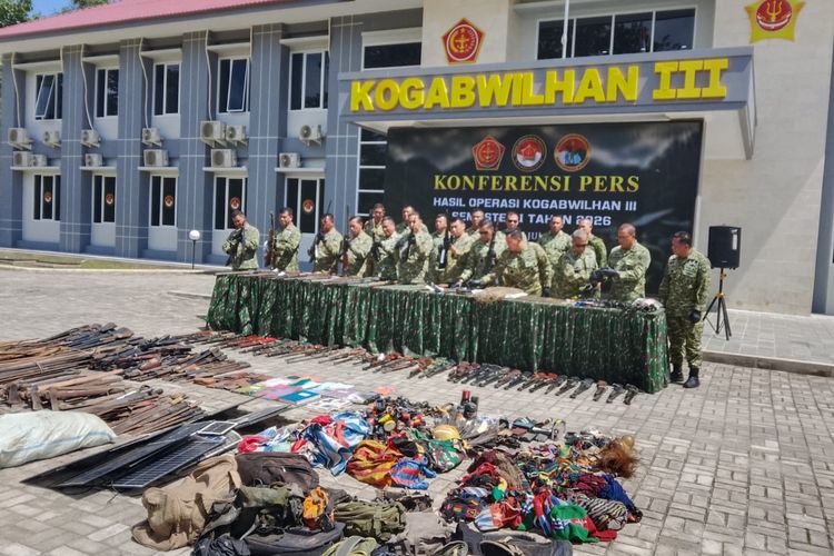 Kogabwilhan III Sita Puluhan Senjata, Ganja Hingga Perlengkapan OPM
