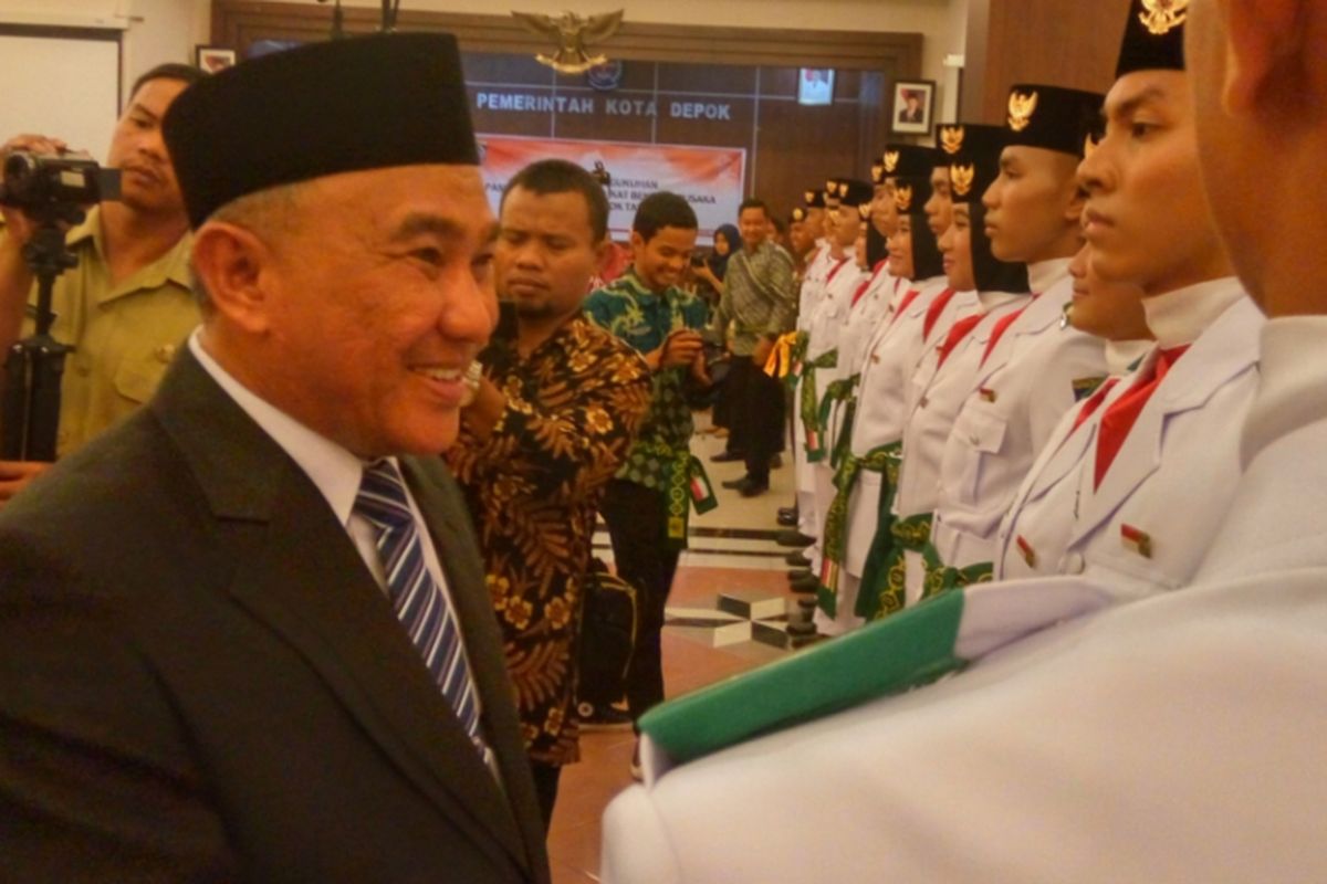 Wali Kota Depok Idris Abdul Somad saat acara pengukuhan Paskibra 2017 Kota Depok  di Balai Kota Depok, Selasa (15/8/2017).