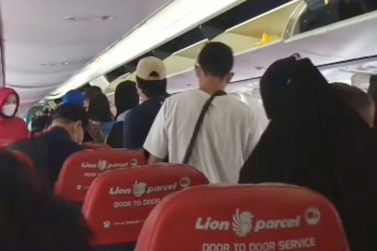 Suasana Penumpang Lion Air saat pesawat mengalami insiden
