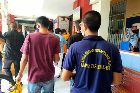 Pakai Baju Tahanan dan Rambut Diplontos, Pemilik Kedai Kopi Pelanggar PPKM Darurat Resmi Dipenjara 3 Hari