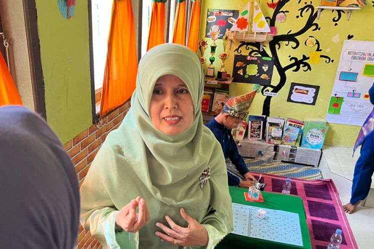 Saridewi, seorang guru matematika di SMPN 3 Tapung, Kabupaten Kampar, Riau.