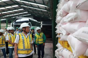 Prabowo Pangkas Harga 20 Persen di Tengah Krisis Pupuk Dunia