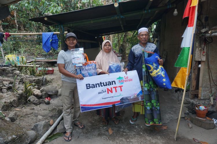 Dukung Warga Terdampak Gempa NTT, Le Minerale dan Benih Baik Salurkan Obat dan Kebutuhan Dasar