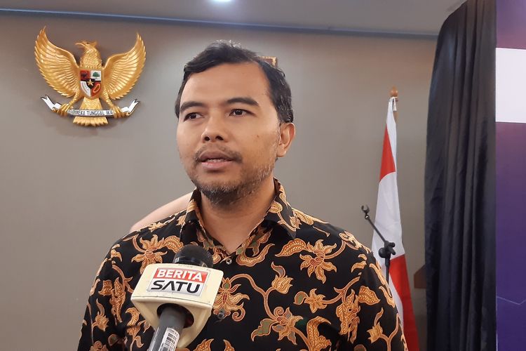 Koordinator Indonesian Corruption Watch (ICW) Adnan Topan Husodo di Kantor Kebijakan Pengadaan Barang/Jasa Pemerintah (LKPP), Jakarta, Sabtu (7/12/2019).