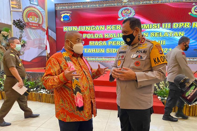 Anggta Komisi III DPR RI Aboe Bakar Alhabsyi saat menghadiri rapat kerja (raker) dalam Kunjungan Spesifik (Kunspek) yang digelar Komisi III DPR RI ke Markas Kepolisian Daerah (Mapolda) Kalsel dan Kajati Kalsel.