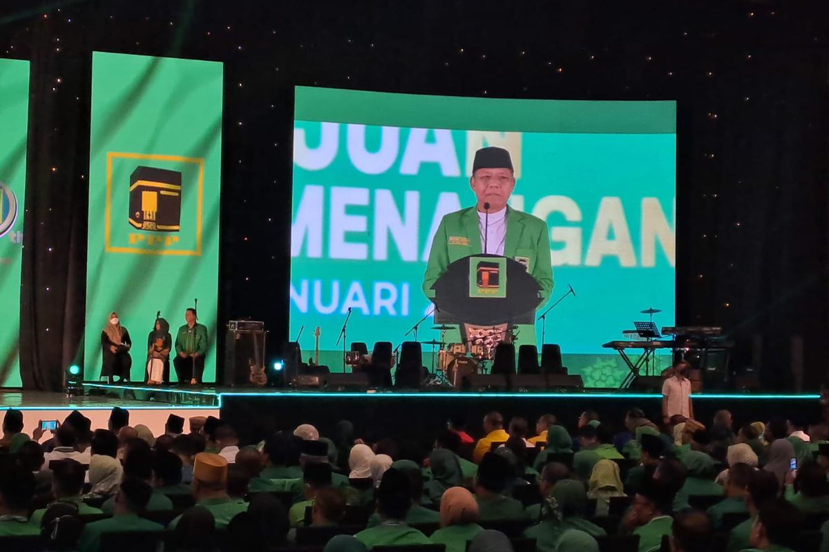 Plt Ketua Umum (Ketum) Partai Persatuan Pembangunan (PPP) Mardiono saat menyampaikan pidato politik dalam peringatan Hari Lahir (Harlah) ke-50 PPP di ICE, BSD, Kabupaten Tangerang, Jumat (17/2/2023). 