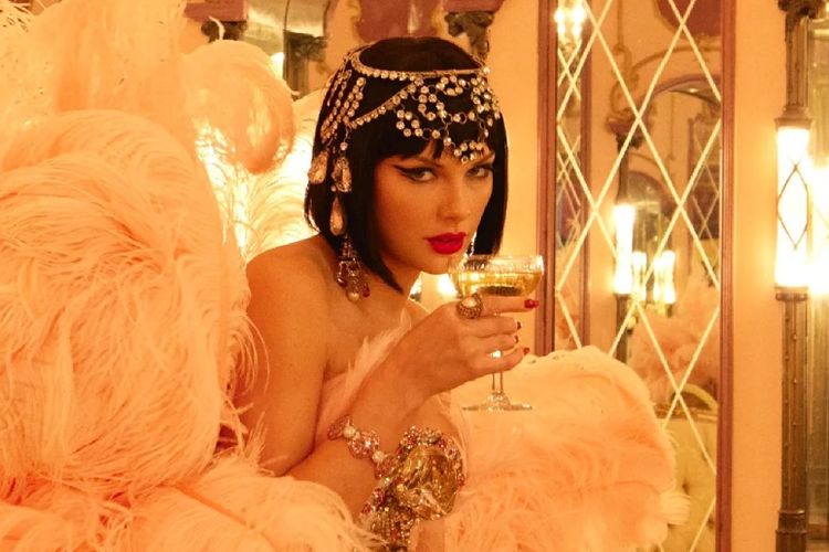 Total harta kekayaan Taylor Swift sebagai penyanyi perempuan terkaya di dunia.