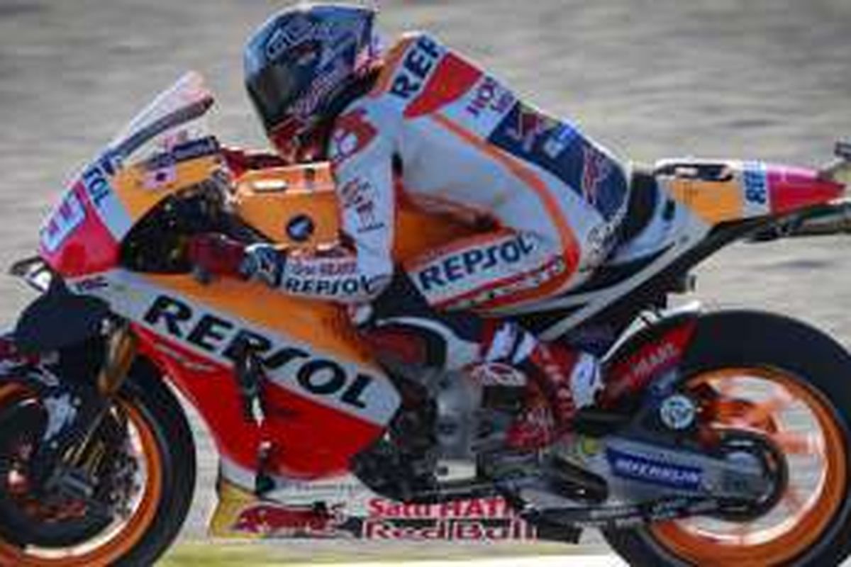 Marc Marquez (Repsol Honda) di latihan bebas GP Valencia 2016.