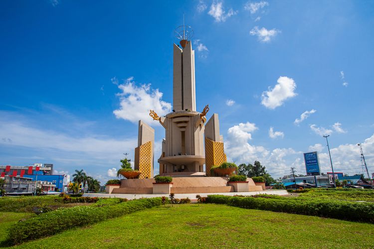 Tugu Bundaran Simpang Empat, Banjarbaru, Kalimantan Selatan 