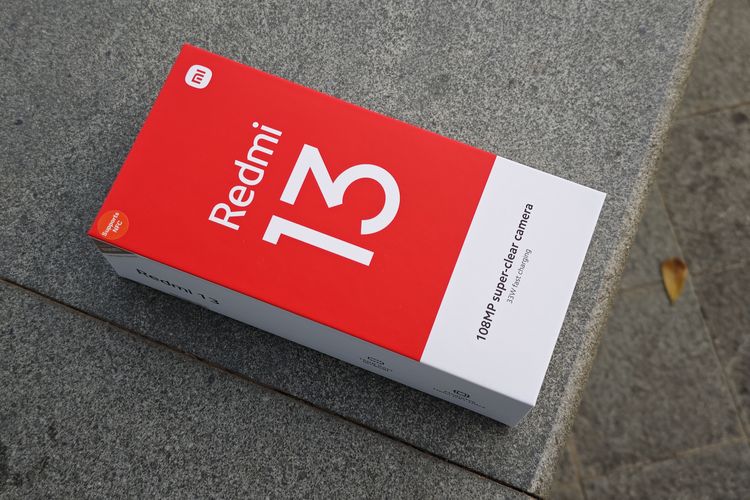 Kotak kemasan Xiaomi Redmi 13