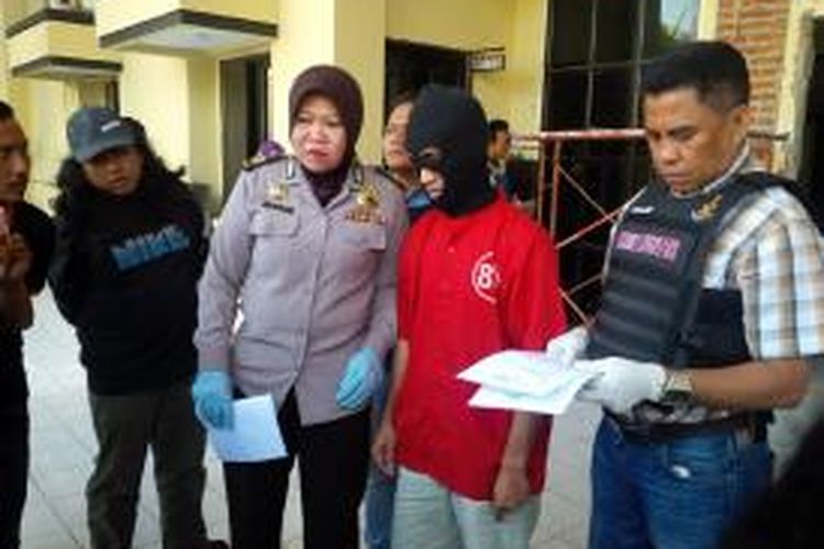 Pelaku pencabulan diamankan di Mapolrestabes Surabaya.