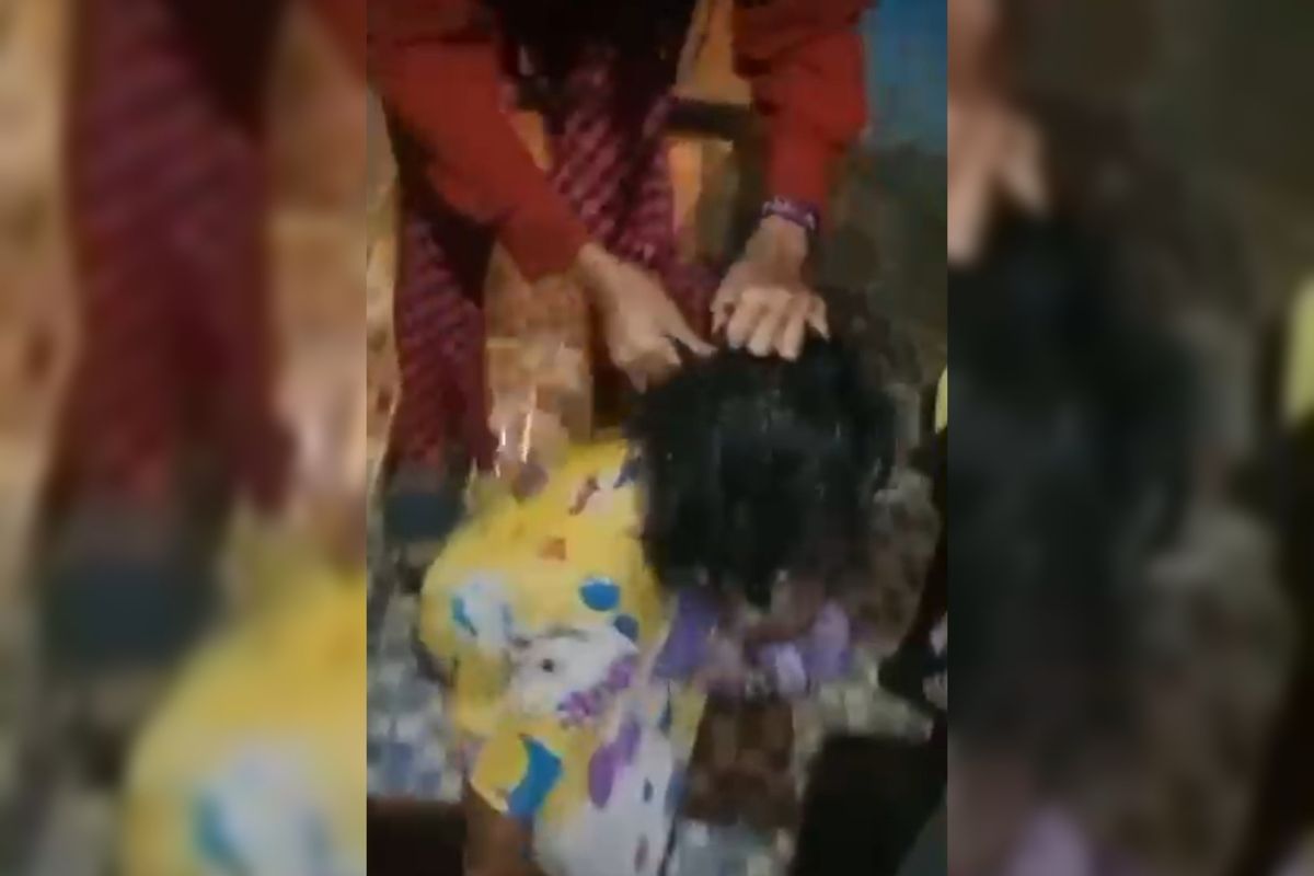 Potongan video aksi perundungan yang dilakukan beberapa anak dibawah umur di salah satu rumah kontrakan di Jalan Pannampu, Kecamatan Tallo, Kota Makassar, Sulsel, belum lama ini.