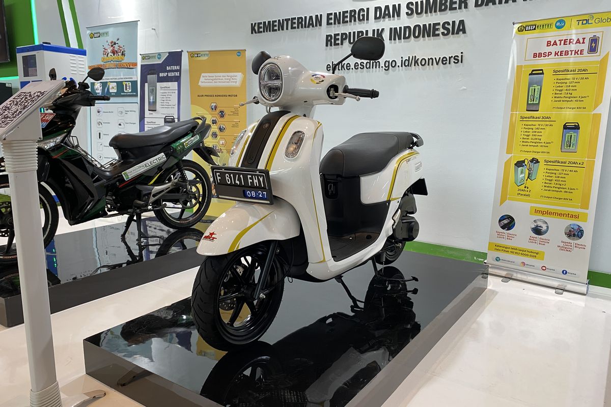 Yamaha Fazzio yang diubah menjadi motor listrik konversi oleh bengkel Bintang racing Team (BRT)