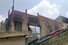 Kebakaran Landa 4 Rumah di Belakang Pasar Jaya Ciplak Jatinegara
