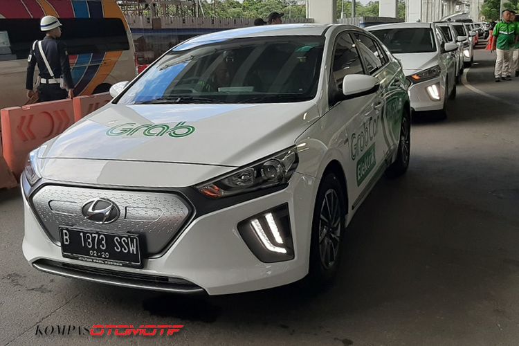 Hyundai Ioniq resmi layani penumpang Grab di Bandara