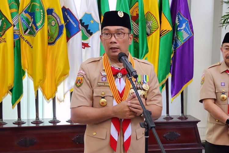 Gubernur Jawa Barat Ridwan Kamil saat menghadiri konferensi pers usai memperingati Hari Pramuka ke-61 Jabar di Gedung Sate, Kota Bandung, Jawa Barat, Rabu (13/9/2022).