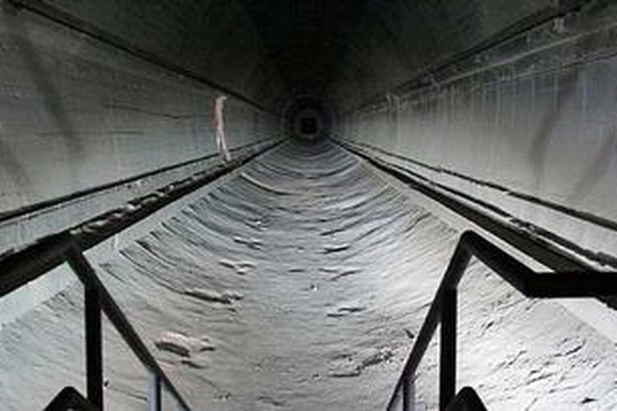 Memang, meskipun interior di beberapa tempat perlindungan tersebut terlihat buruk dan suram, bunker-bunker itu terlihat punya daya tawar yang tinggi jika prediksi tersebut benar.  