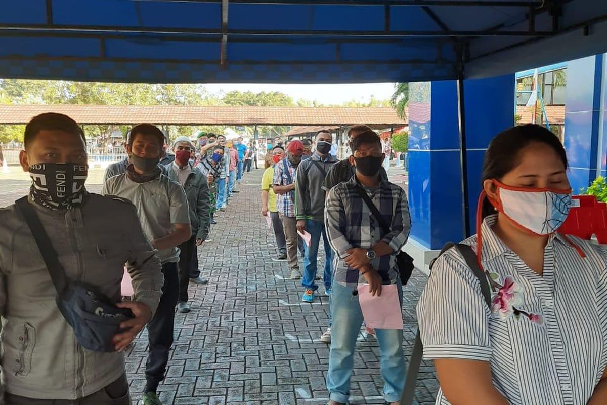 Pelayanan perpanjangan, pembuatan baru SIM di Satpas SIM Daan Mogot, Cengkareng, Jakarta Barat, Sabtu (30/5/2020)