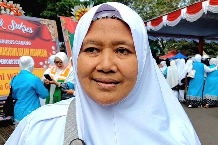 Cara Penjual Peyek di Purwokerto Nabung Rp 5.000 Sehari hingga Berangkat Haji