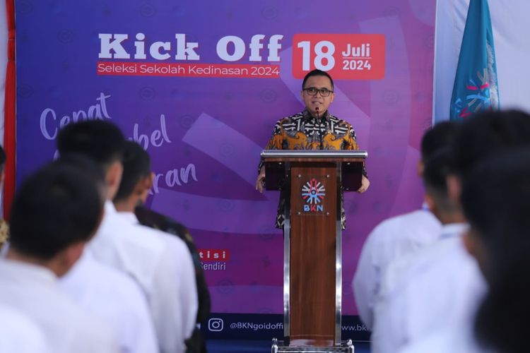 Menteri Pendayagunaan Aparatur Negara dan Reformasi Birokrasi (Menpan RB) Abdullah Azwar Anas dalam acara Kick Off Seleksi Sekolah Kedinasan Tahun 2024 di Kantor Badan Kepegawaian Negara (BKN) Pusat, Jakarta, Kamis (18/7/2024). 