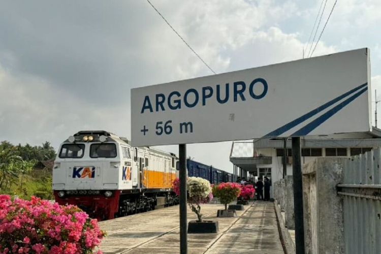 KAI Logistik Uji Coba Kereta Angkutan Pertanian Banyuwangi-Jakarta, Muatan Perdana Buah Naga