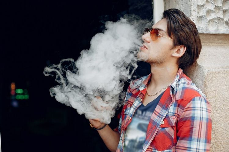 Apa Vape Memicu Penuaan Dini pada Kulit?