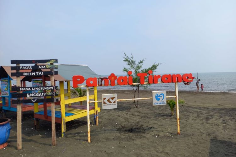 Main ke Pantai Tirang Semarang, Bisa Nikmati Sunset hingga Berkemah