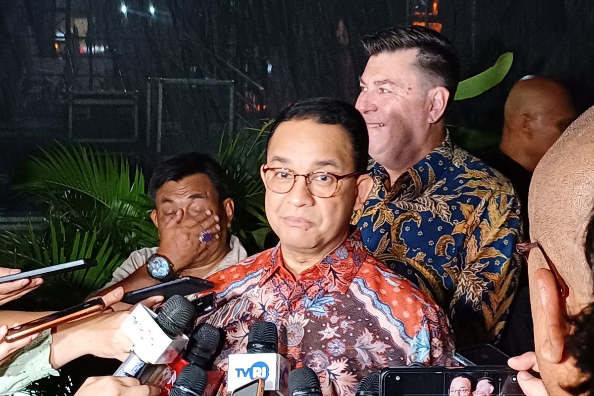Anies Baswedan saat mengunjungi Pekan Raya Jakarta (PRJ), Kemayoran, Jakarta Pusat, Jumat (22/6/2024).