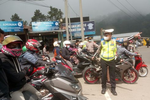 Hendak Berwisata ke Puncak, Ribuan Pengendara Diputar Balik di Perbatasan Cianjur-Bogor