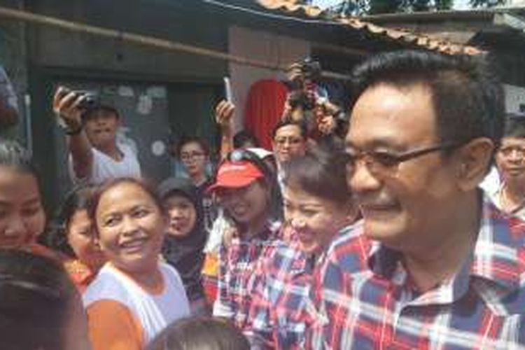Cawagub DKI Djarot Saiful Hidayat bertemu warga di Kelurahan Kebayoran Lama Utara, Kamis (17/11/2016). 