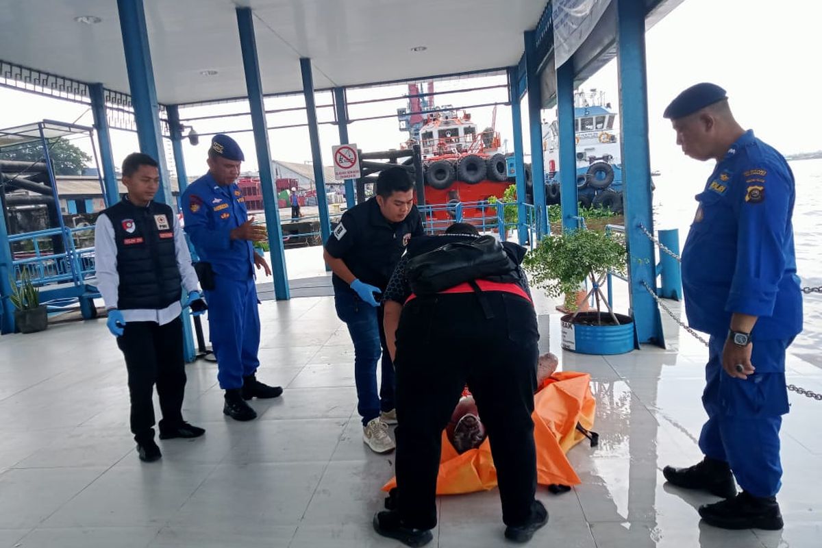 Mayat Pria Tanpa Identitas Ditemukan Mengapung di Sungai Musi