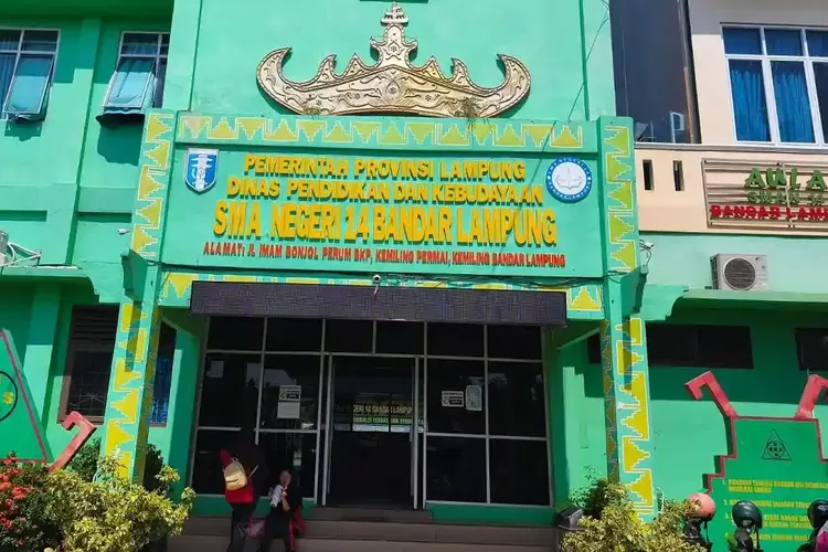 Prestasi 100 Persen Lulusan SMAN 14 Bandar Lampung Masuk PTN, Gubernur Beri Hadiah untuk Kepala Sekolah