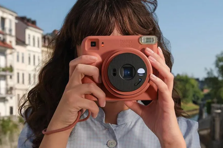 Fujifilm Rilis Kamera Instax Square 2, Bisa Ubah Filter tanpa Edit Digital