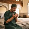 Hukum Berdoa Sambil Memejamkan Mata dalam Islam, Sah atau Tidak? Ini Penjelasannya
