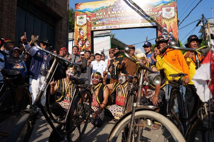 Wali Kota Semarang Lihat Peluang Usaha dari Karnaval Sepeda Tua