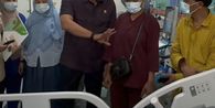 Jenguk Korban Keracunan MBG Berastagi, Kepala BGN: Perasaan Saya antara Sedih dan Marah