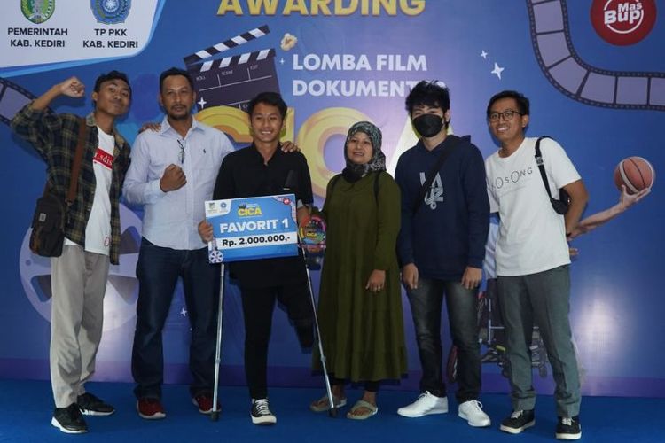 Sineas favorit 1 pada malam penganugerahan lomba film dokumenter CICA.