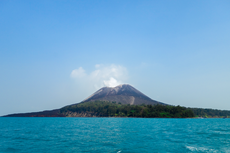 Beredar Foto Gunung Krakatau Meletus Pascagempa M 6,6, BMKG: Hoaks