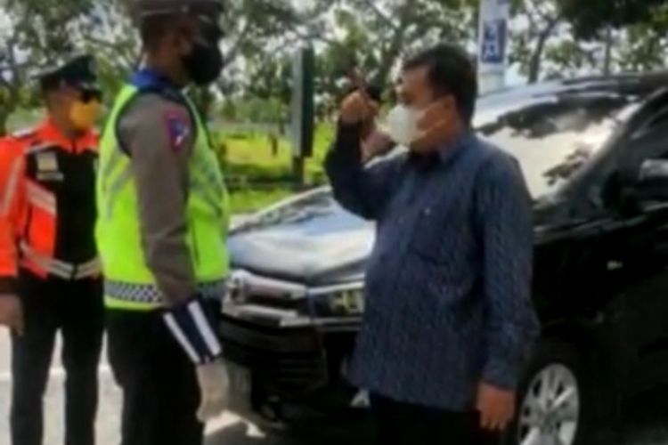 Tangkapan layar video Anggota DPR D NTB debat dengan Polisi