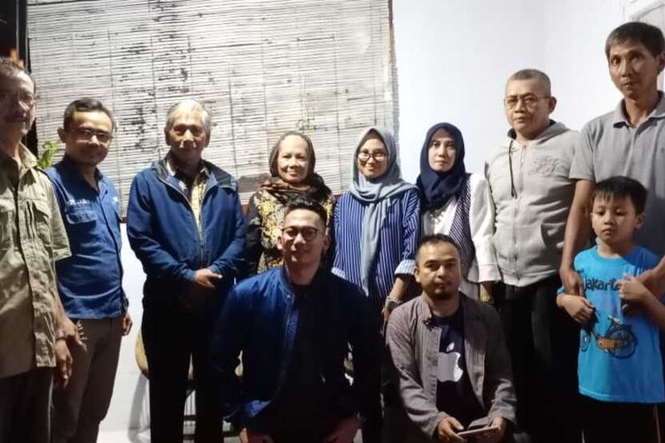 Ulus Rusdiana (33) warga Cipatujah, Kabupaten Tasikmalaya, telah pulang di rumahnya seusai pemulangan karantina di Natuna pasca evakuasi WNI akibat merebak virus Corona di Wuhan, China, Minggu (16/2/2020).