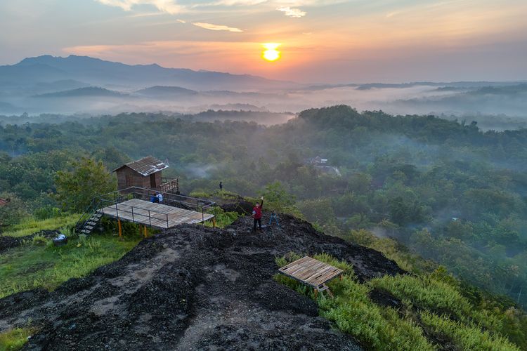 Gunung Ireng, Spot Sunrise 1 Jam dari Yogya dengan Panorama Menawan