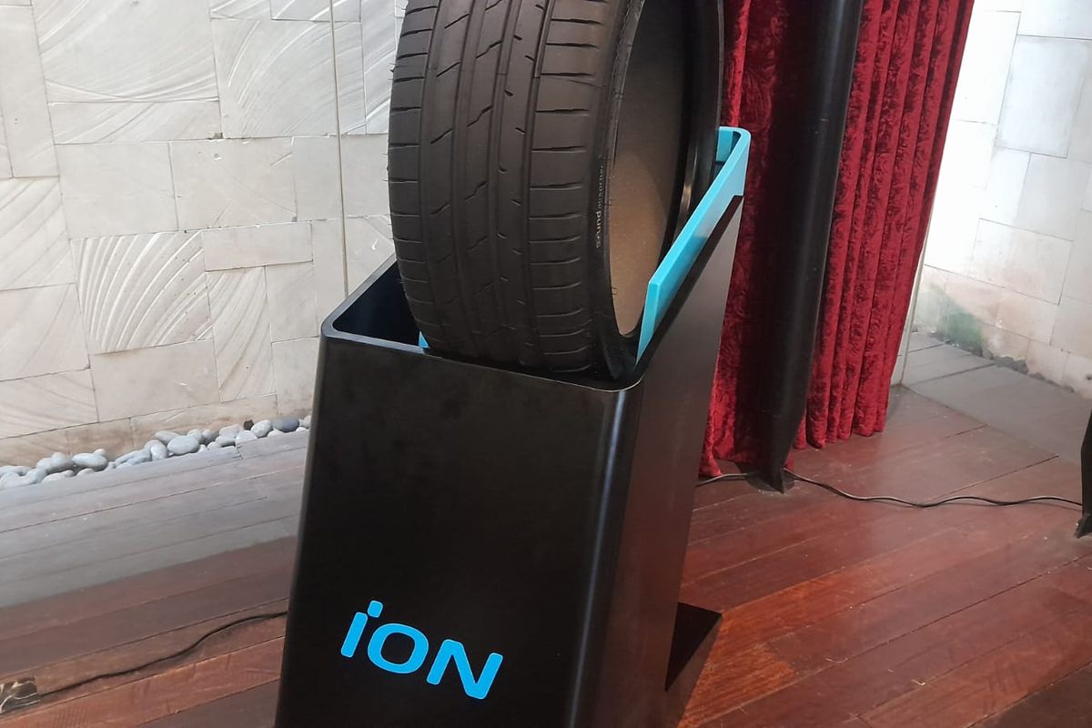 Hankook Indonesia resmi memperkenalkan ban Hankook Ion khusus untuk mobil listrik. 
