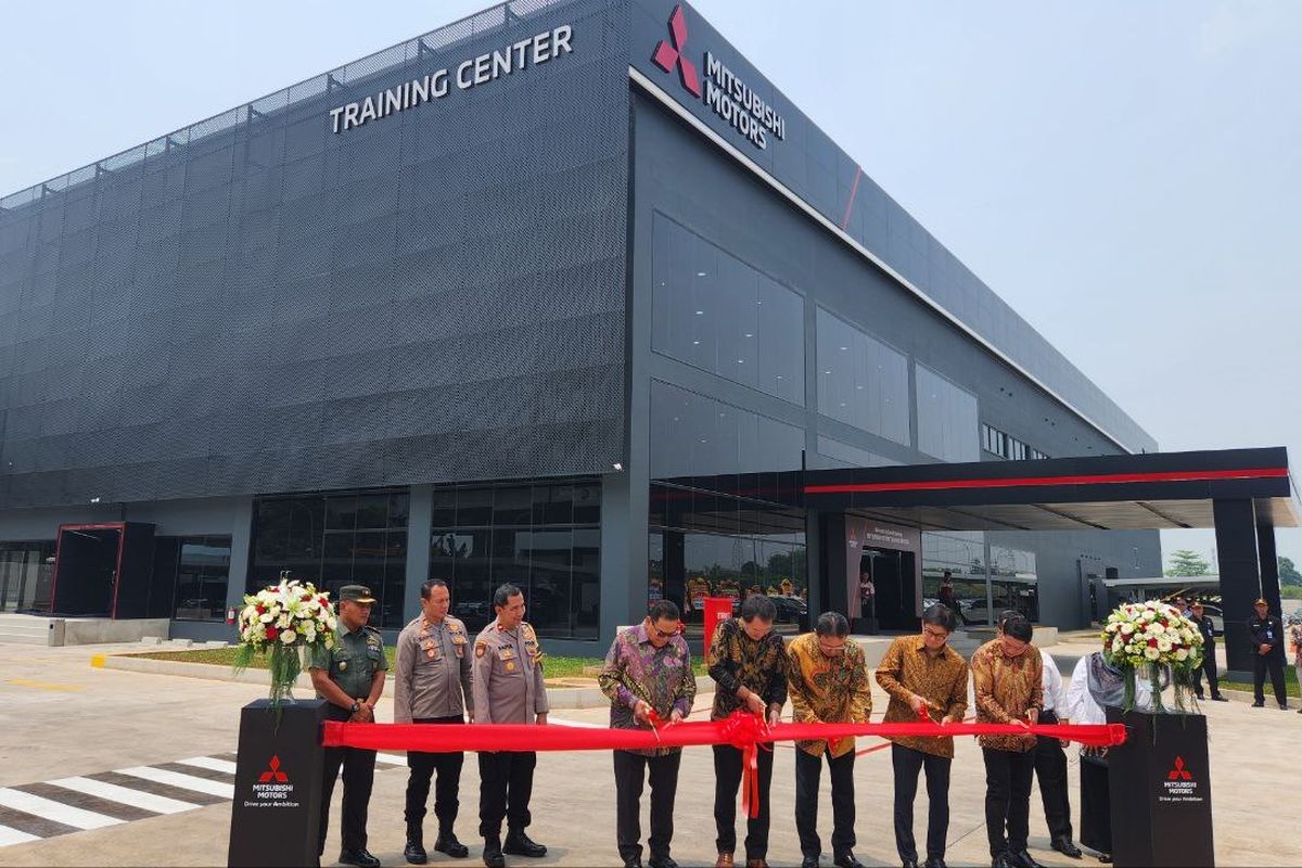 Peresmian Mitsubishi Motors Training Center di Bekasi.