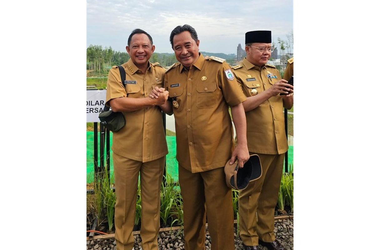 Pj Gubernur Sulbar Bahtiar Baharuddin. 