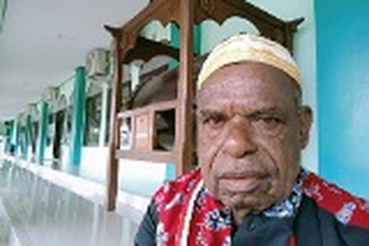 Ahmad Ugaja Muslim Papua asal Kokoda yang mendiami Manokwari
