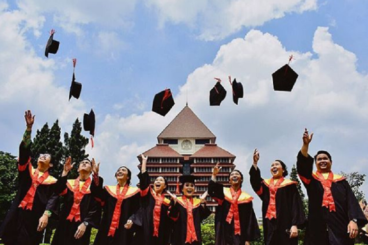 Acara kelulusan di Universitas Indonesia.