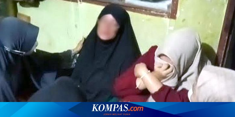 Kedatangan Jenazah TAS Korban Mutilasi di Pacet Disambut Isak Tangis Keluarga