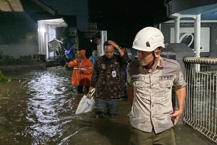 Banjir di Desa Kaeangrau, Kecamatan Sokaraja, Kabupaten Banyumas, Jawa Tengah, Selasa (21/10/2025) petang.