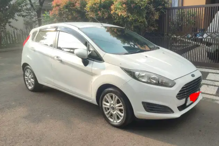 Ford Fiesta bekas di lapak online